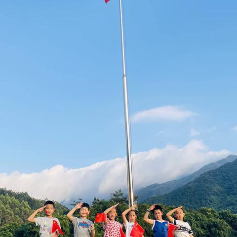 祖国妈妈生日快乐—— 二年级六班同学