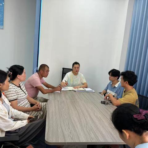 文罗镇政务大厅召开工作推进会