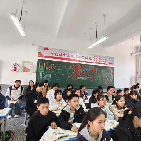 最美人间四月天，齐研共思谱新篇——项城市莲溪初级中学教育集团七年级英语组听评课活动