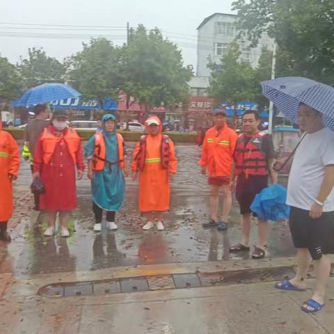 雨后“洁城”不停歇