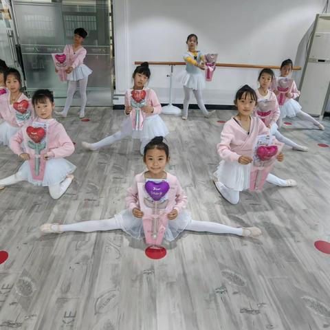 馨韵承艺术中心祝所有妈妈们节日快乐❤️