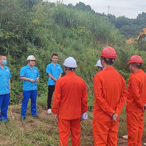南充公司安全总监梅青松到阆中片区昊天大道加油站进行开工前检查