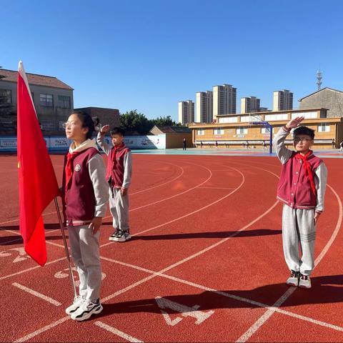 “红领巾心向党·争做时代好队员”——师大附实校小学部南校区举行2022级第二批入队仪式