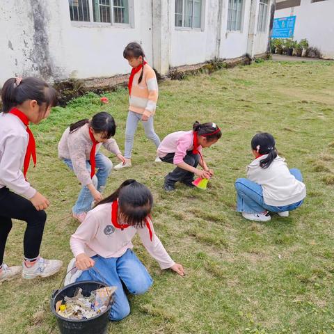 贺州市平桂区黄田镇浩洞小学开展“学习雷锋精神 争做时代好少年”主题活动