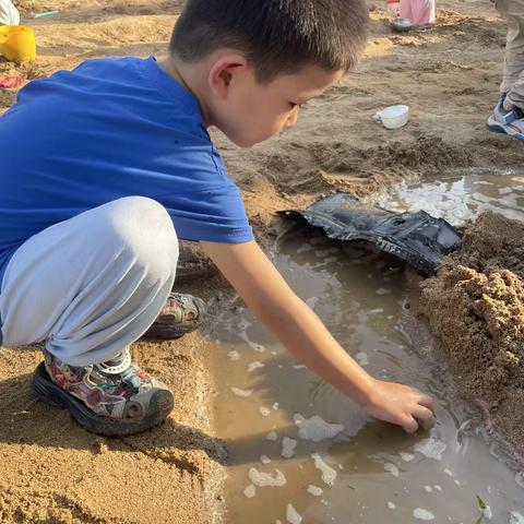 新泰市楼德镇实验幼儿园沙池活动——在玩耍中成长