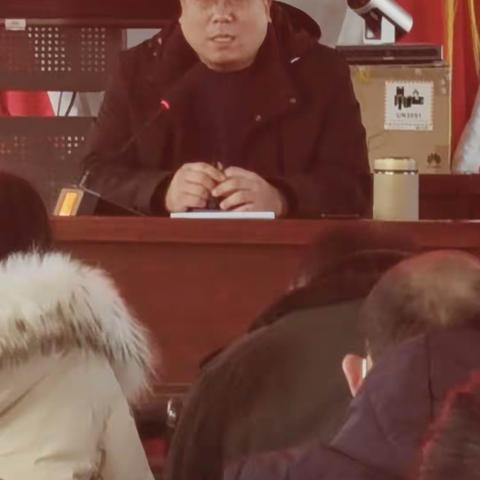 偏城镇迅速学习贯彻县“两会”会议精神