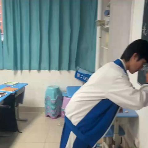 记录日常，收集记忆（语文小测，英语单词测试，英语阅读大师，八上期末考试奖励时刻） 2025-2-28八下第二，三周