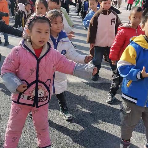 谢集中心小学一年级三班班级故事