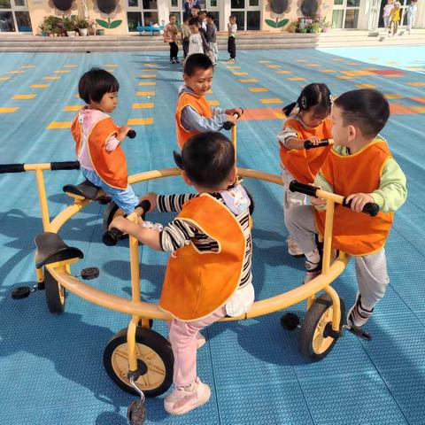 托班幼儿园的游戏时光：在快乐中成长