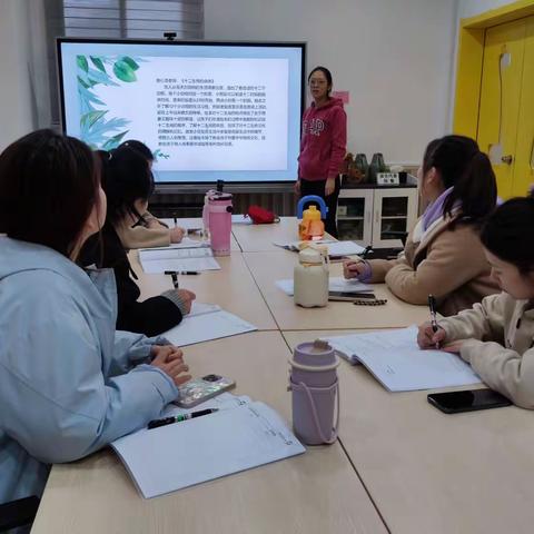 《书香润教路，分享促成长——楚天乐学幼儿园教师好书漂流分享会 》