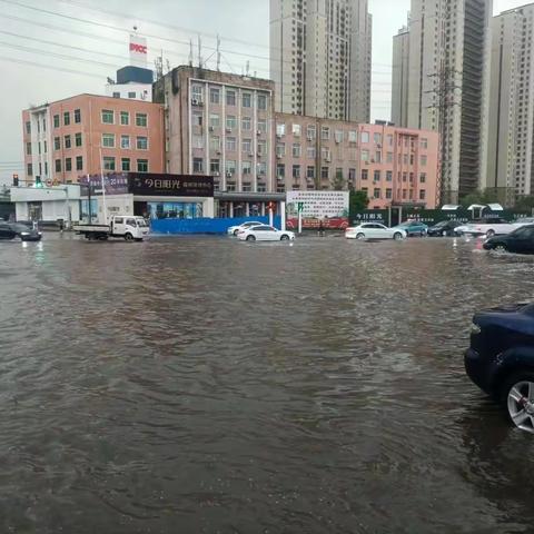 风雨兼程担使命  防汛一线保平安