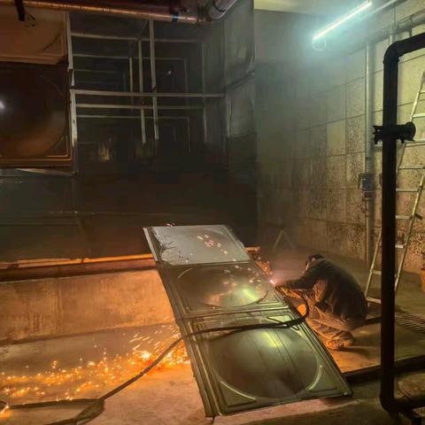 从停水焦虑到水流欢歌:物业的“清凉守护战”一记新光一社区供水系统故障及维修事件