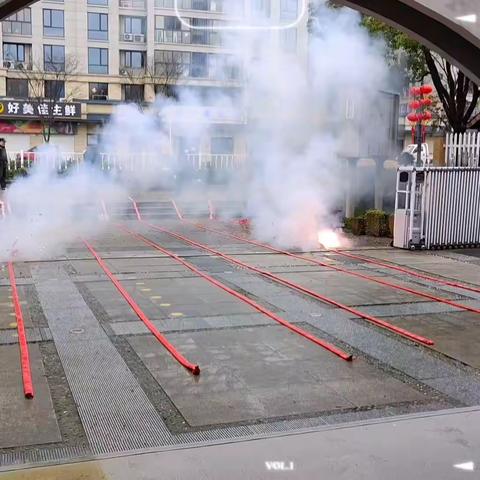 瑞龙🐉纳福 “玉”见美好                      ———我们开学啦！