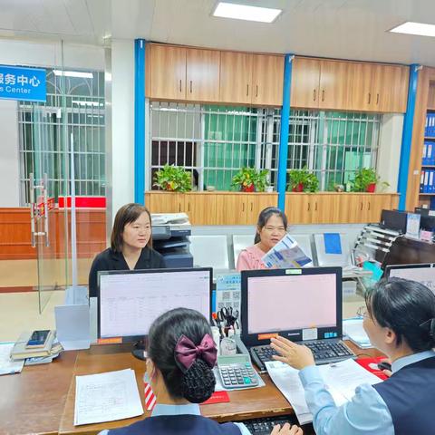 三才镇组织开展“我陪群众走流程”活动