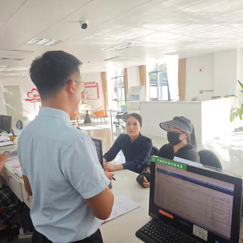 走流程暖民心 提服务践初心——三才镇开展2025年第三季度“我陪群众走流程”活动