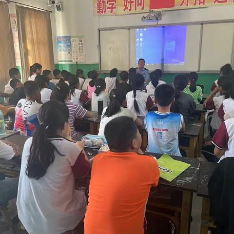 法治进校园   护航开学季——大牛庄小学开展“安全法治进校园”系列宣传活动。