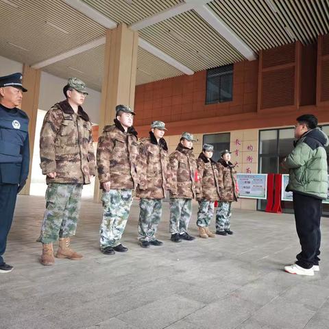 谢叠山中学强化反恐防爆器材使用和演练