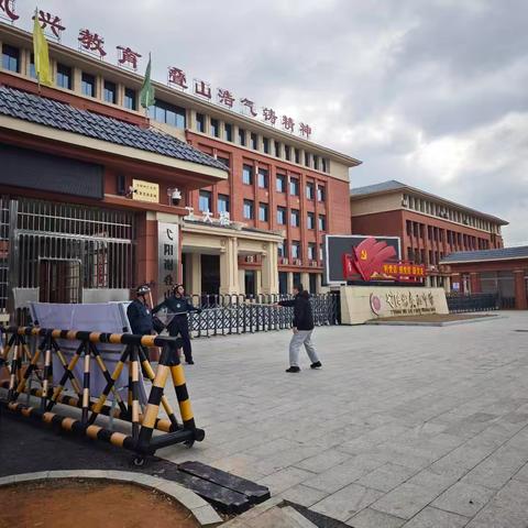 谢叠山中学反恐防暴无脚本实际演练