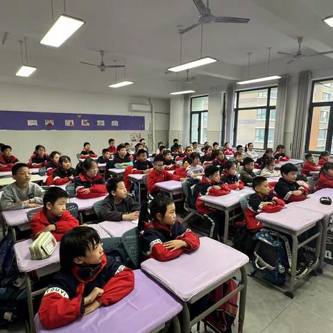 四（4）班宪法晨读
