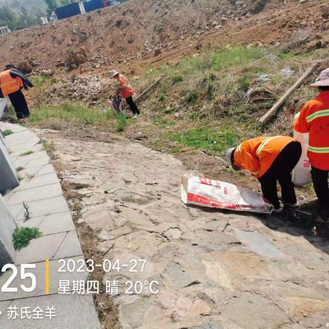 在这个平凡的日子里，山东伟琦物业致敬每一位环卫工人。