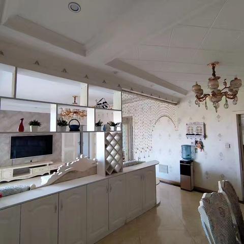 星星：香颂城30楼三房两厅双卫，产权89.房东精装，家具家电齐全，可随时看房，一口价51.8万，690080