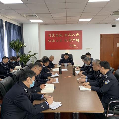 魏江海同志为分管警种部门党员民警讲授主题教育专题党课