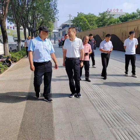 区城管执法局组织环卫外包公司开展市政道路环卫保洁作业质量“互看互学互比”活动