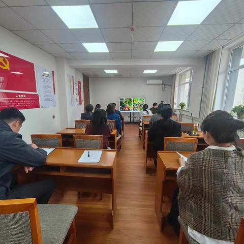 精研理论磨精品 以评促教强师资 路南区委党校开展教师 ﻿备课试讲活动