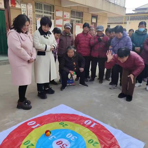 庆祝三八妇女节，四屯镇苏村村委会联合村中女性同胞们组织了一系列以“她”为主题的活动
