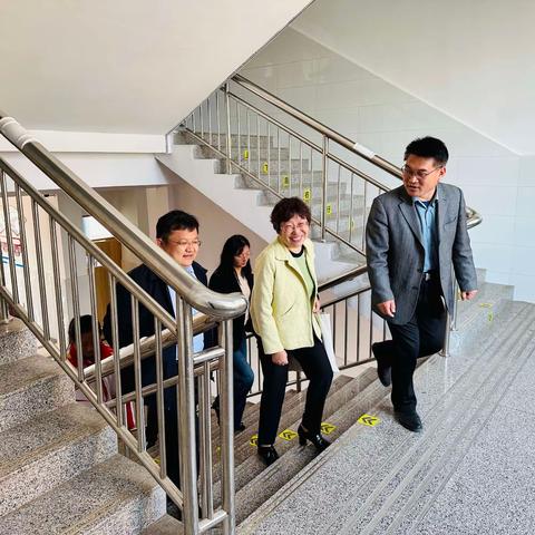 沂水县教体局领导莅临诸葛镇中心小学调研督导课堂教学工作