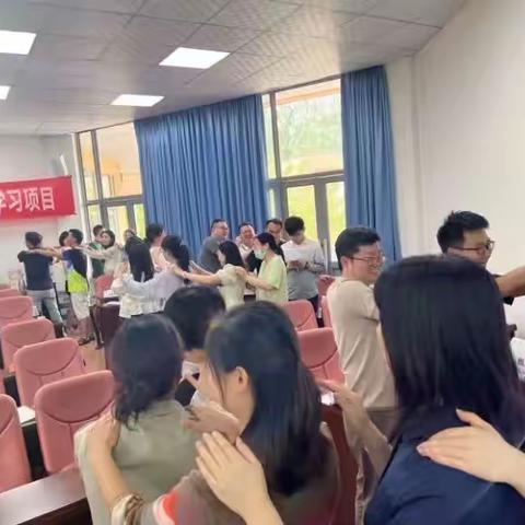 青春孕育无限希望，青年创造美好明天。一个民族只有寄望青春，永葆青春，才能兴旺发达。