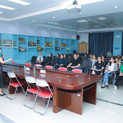 秋意浓浓，“研”途开花——记宝岗小学语文科组教研活动