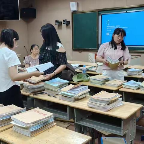 以严促教，以检促优—鹰潭市逸夫小学期末常规大检查