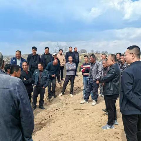 临镇镇举办老果园改造放线技术培训会