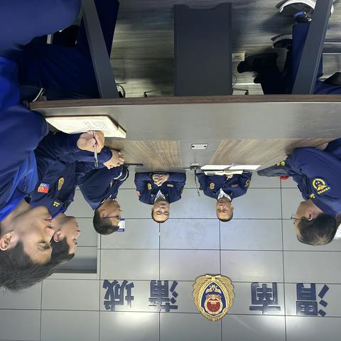 队伍安全行车上好“安全锁”蒲城大队组织开展冬季行车安全教育
