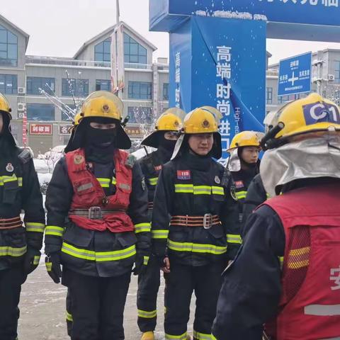 蒲城县延安路消防救援站深入辖区重点单位组织开展熟悉演练