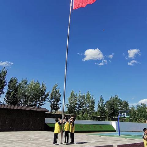 牢记党的教导，争做强国少年——解放营子乡中心小学一年级入队仪式