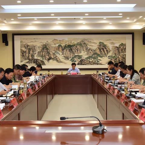 曲周县委常委会传达学习中央和省党外人士座谈会会议精神