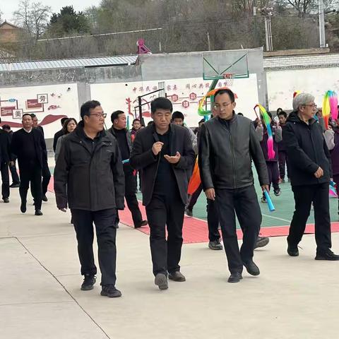 西吉县教育体育局调研中河乡中河小学优化布局工作