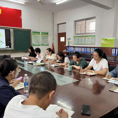 共读共研齐发展，齐抓共管开新篇——夏津胜利希望小学低年级数学组教研学习活动纪实