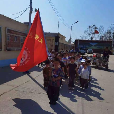 “漫步春日，乐享春趣”——东丈联合幼儿园春游活动