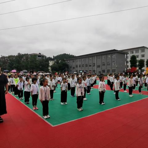 “拜师明理，筑梦启航” ——芦花潭中学2023年下学期 一年级新生拜师礼