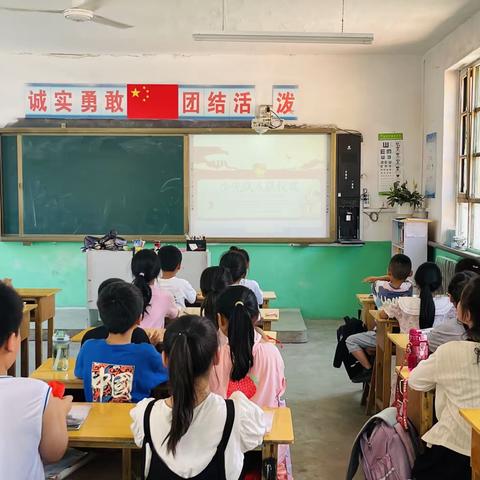 队旗高高飘扬、少年筑梦启航—吕公堡镇颜村小学新队员入队仪式