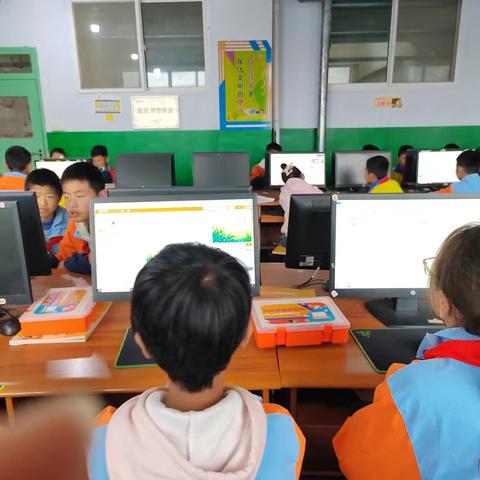哈达铺小学编程社团：智慧成长，快乐编程