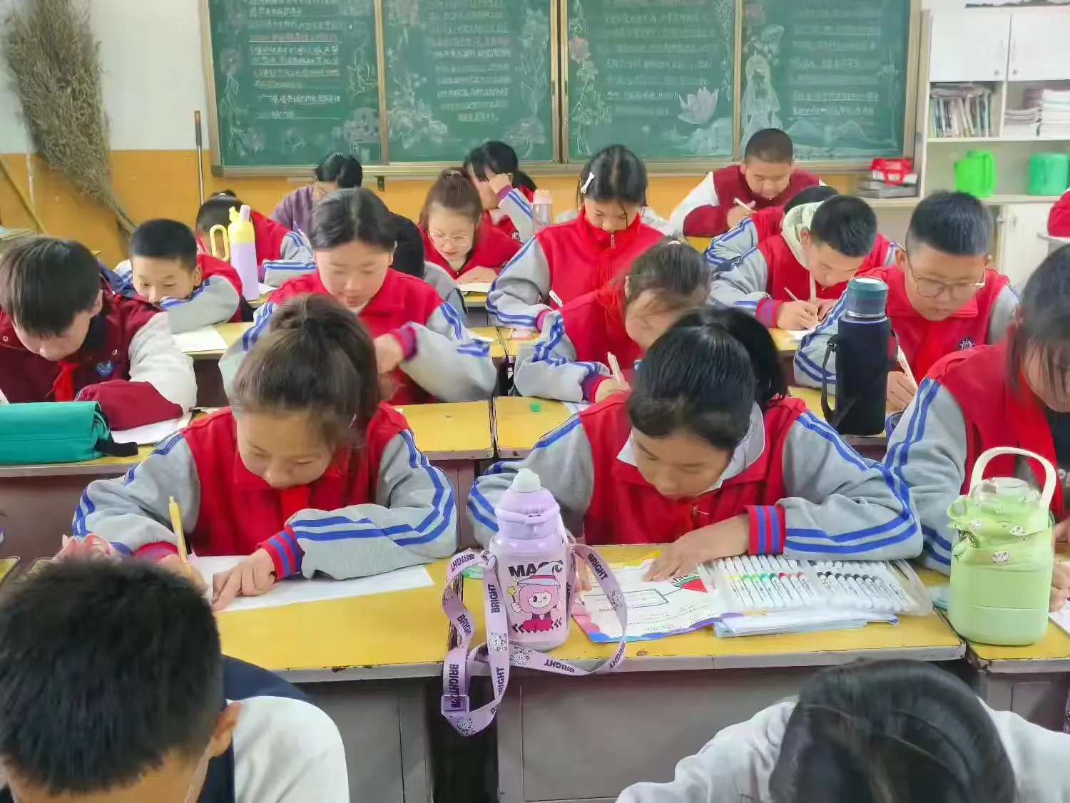 简篇-回眸展望见成长 逐梦前行向未来——杏林镇中心小学第九周工作动态