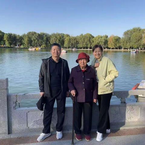 默默奉献二十载，兢兢业业暖人心