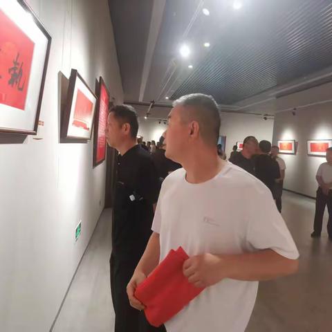 汲取精神滋养、筑牢廉洁根基——牡丹区环境卫生服务中心监察党支部赴李荣海美术馆开展党风廉政教育工作
