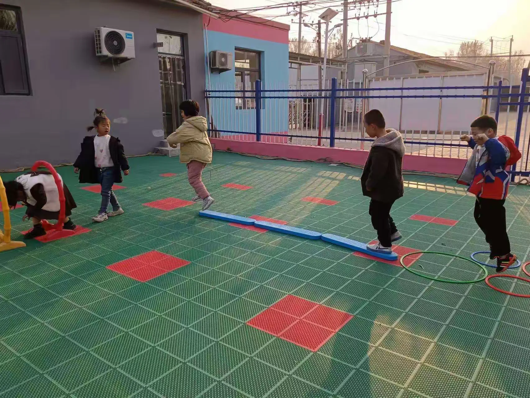 简篇-践行阳光体育活动 促进幼儿健康成长——吴家院幼儿园户外体育活动纪实
