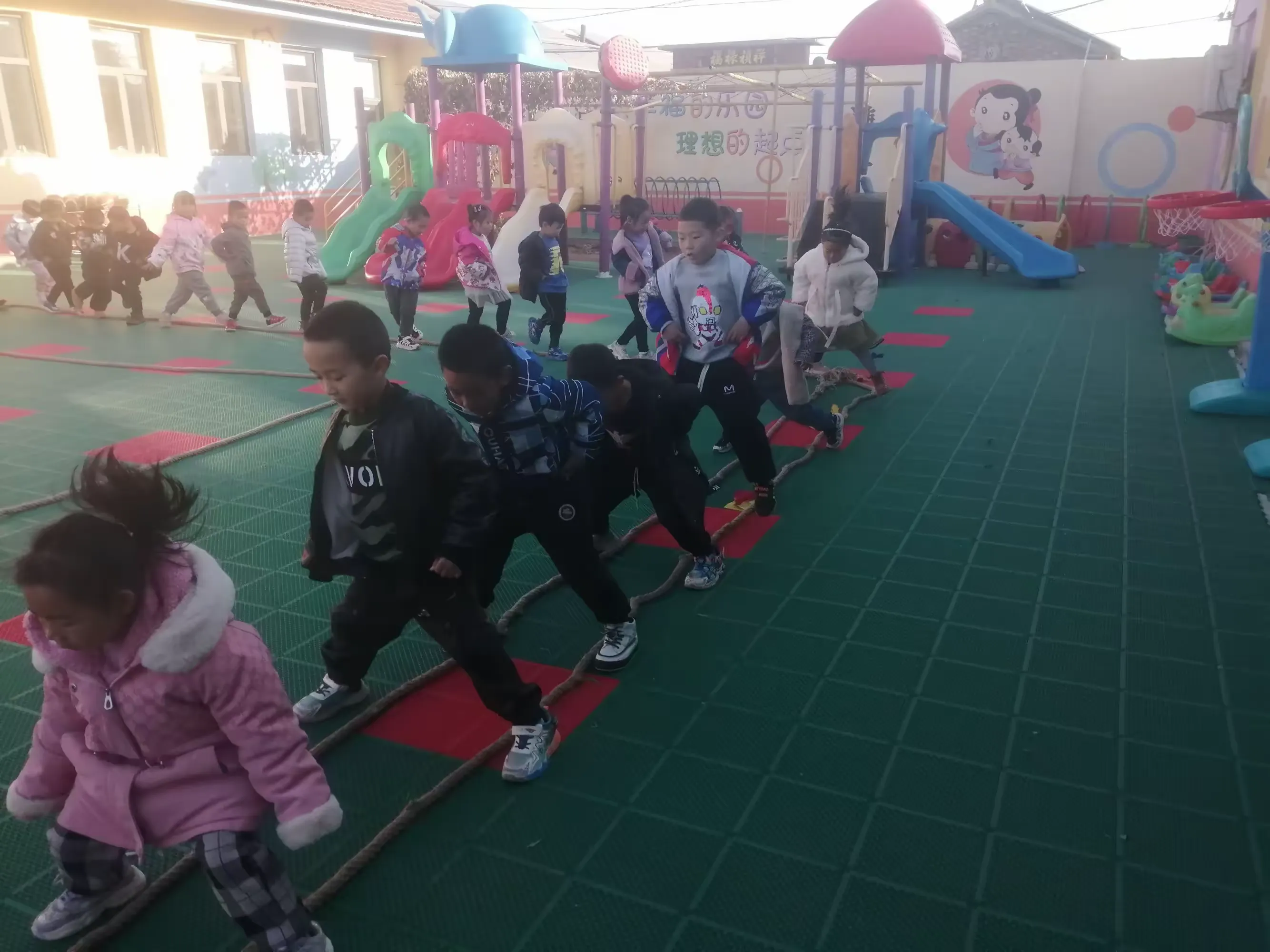 简篇-践行阳光体育活动 促进幼儿健康成长——吴家院幼儿园户外体育活动纪实