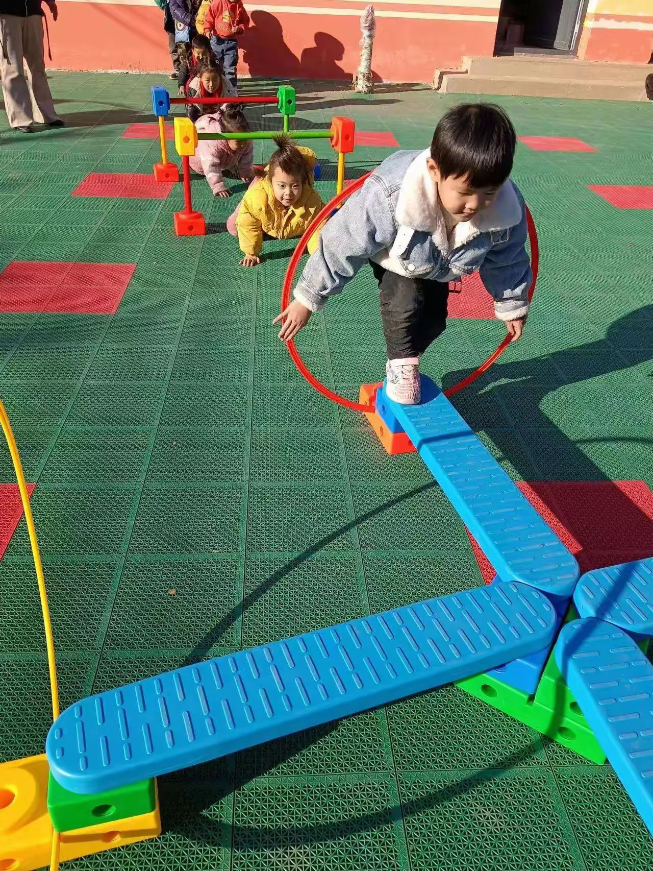 简篇-践行阳光体育活动 促进幼儿健康成长——吴家院幼儿园户外体育活动纪实